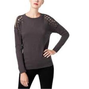 viscose/wool/silk/Cashemere blend grommet cold shoulder sweater in heather gray